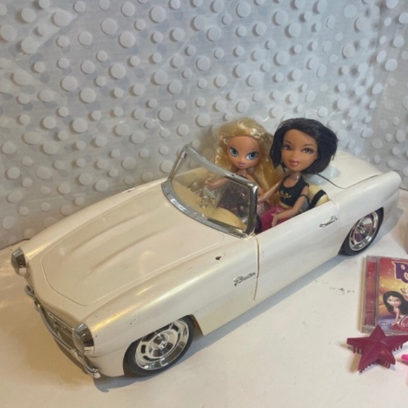 Bratz ⭐️💋🎵FM Cruiser with Familiez mom &  kidz doll - Picture 1 of 15